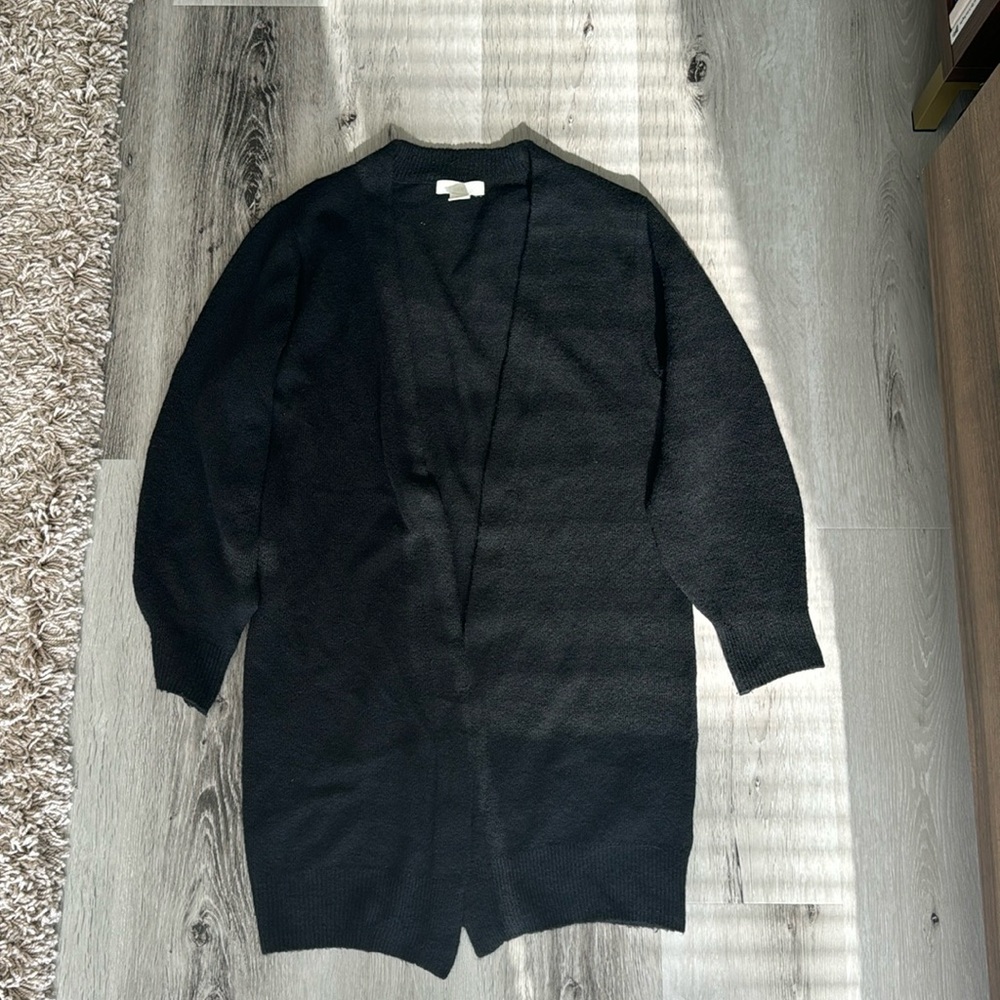 LONG BLACK CARDIAGN -  SIZE XS BUT ALSO FITS SIZE S